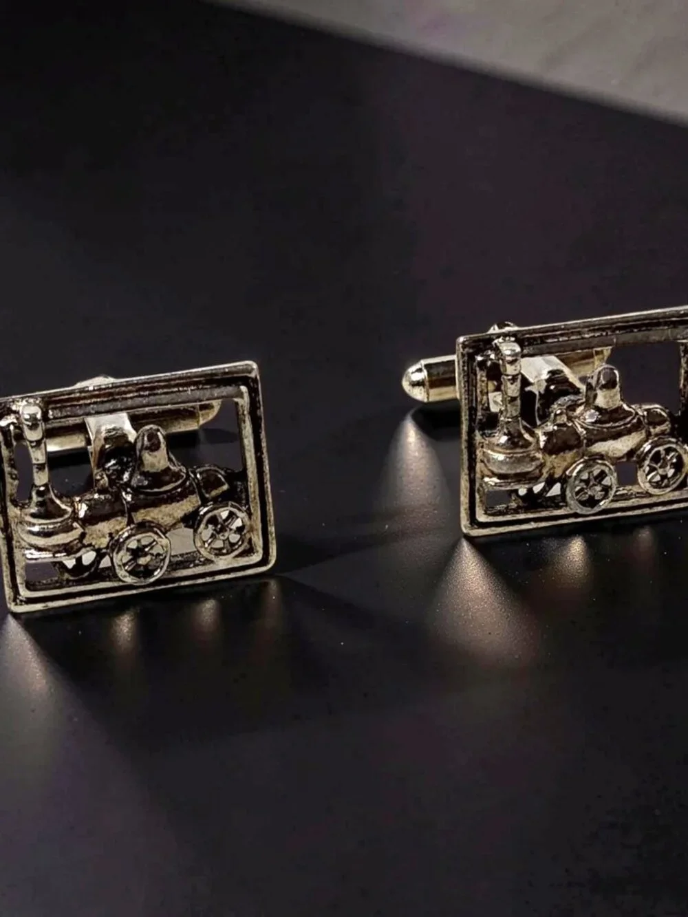 vintage mens silver tone steam engine locomotive cuff links.
